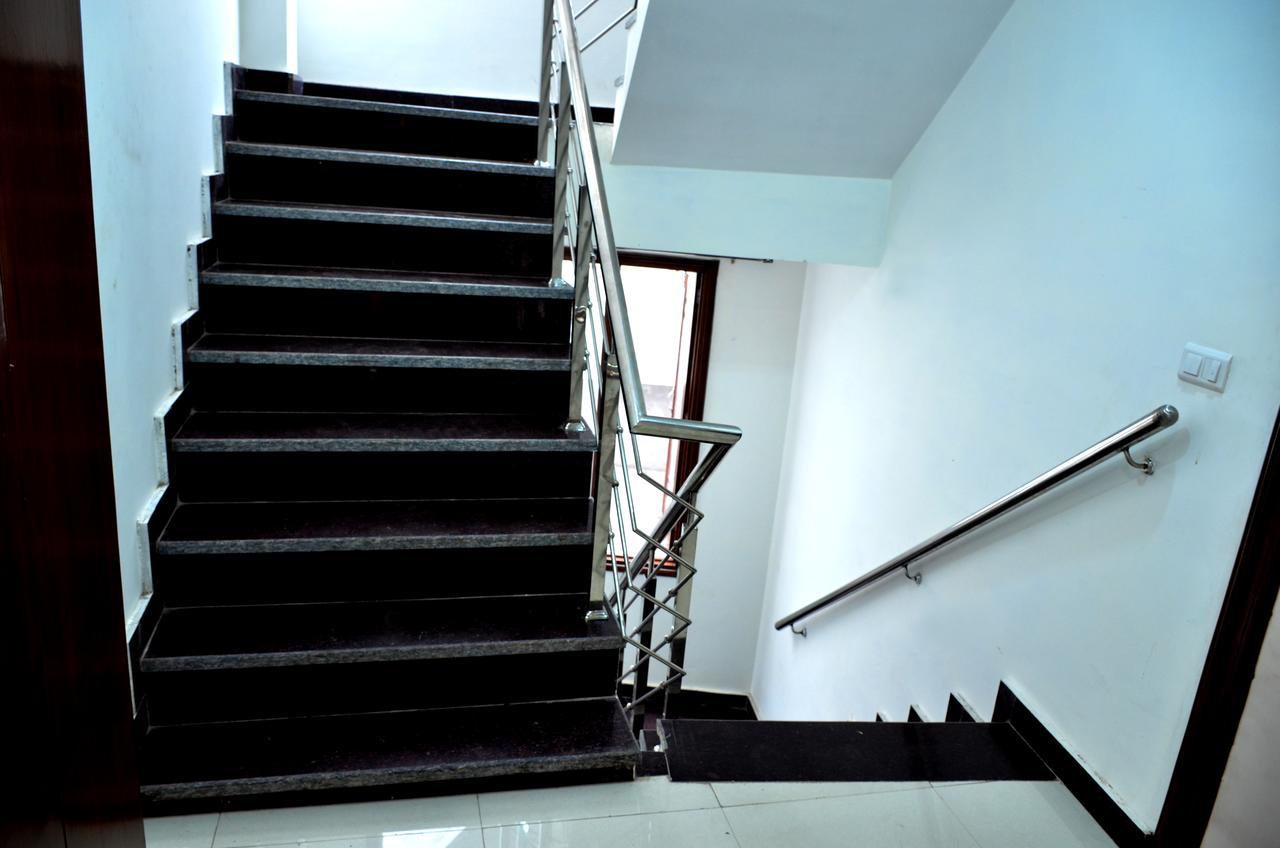 Hotel 51 Amritsar Zewnętrze zdjęcie